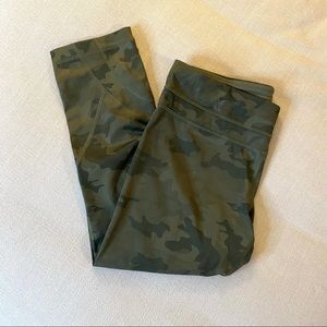 Lululemon 3/4 Cropped Camo Leggings